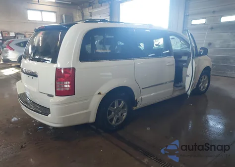 2010 Chrysler Town & Country Touring from USA, damaged, VIN 2A4RR5D19AR257463